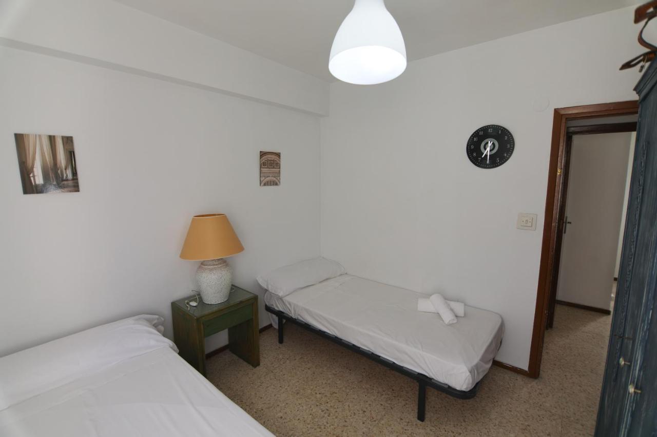 Rentalsevilla Apartamento Luminoso Con 3 Dormitorios Exterior photo